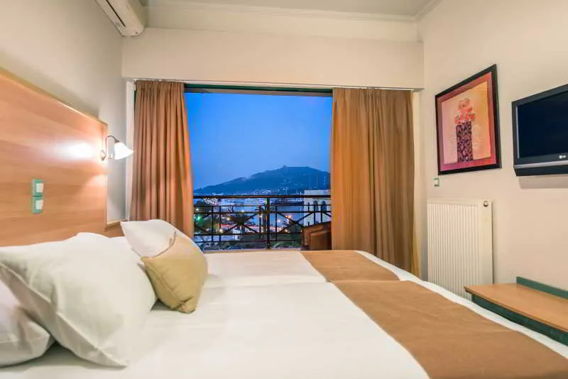 Room, Phoenix, Zante
