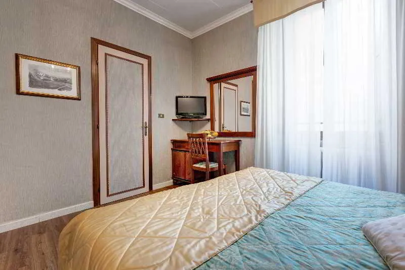 Room, Hotel Residenza In Farnese, Rome