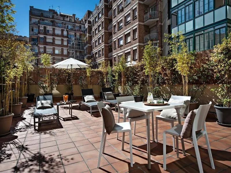 Terrace, Eric Vokel Boutique Apartments Gran Via Suites, Barcelona