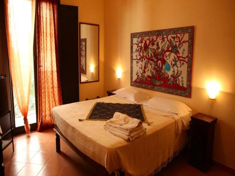 Room, Art Lincoln, Palermo