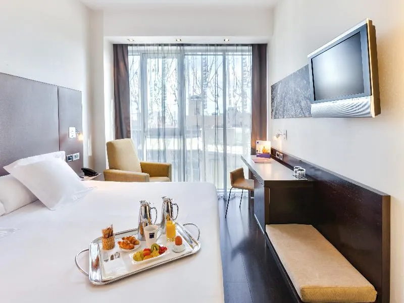 DOUBLE SINGLE USE SUPERIOR Room, Occidental Madrid Este, Madrid