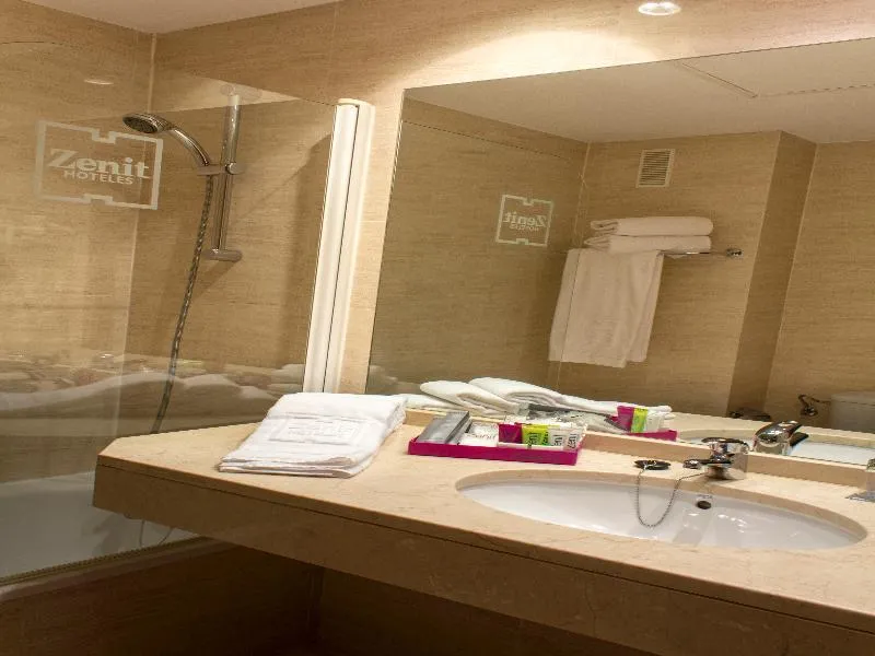 DOUBLE STANDARD Room, Zenit Malaga, Costa Del Sol