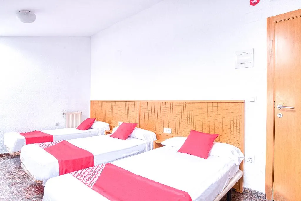 TRIPLE STANDARD Room, Hostal Nova Picanya, Valencia