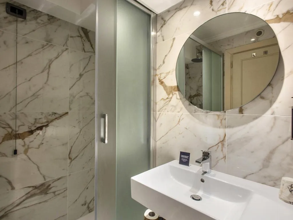DOUBLE STANDARD Room, B&B Hotel Firenze Laurus Al Duomo, Florence