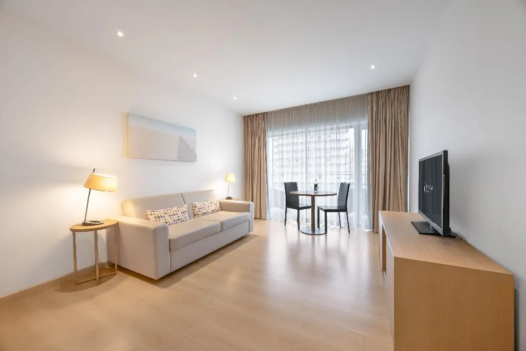 FAMILY ROOM CAPACITY 4 Room, Eurostars Oasis Plaza, Porto