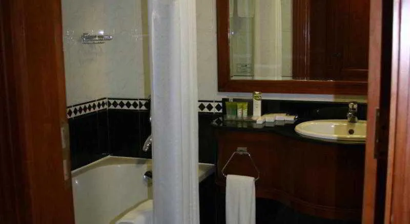 Room, Grand Excelsior Hotel Sharjah, Dubai