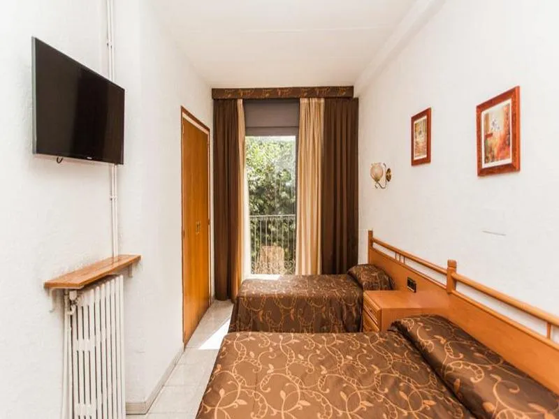 Double or Twin CAPACITY 4 Room, Hotel Catalunya, Barcelona