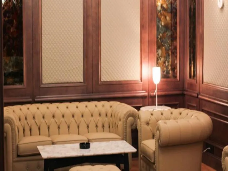 Bar, Royal Tulip City Center, Tangier