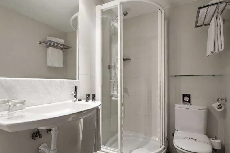 DOUBLE SINGLE USE STANDARD Room, Acta bcn 40, Barcelona