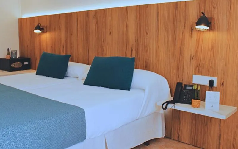 Double or Twin STANDARD Room, Hotel Alfons, Menorca