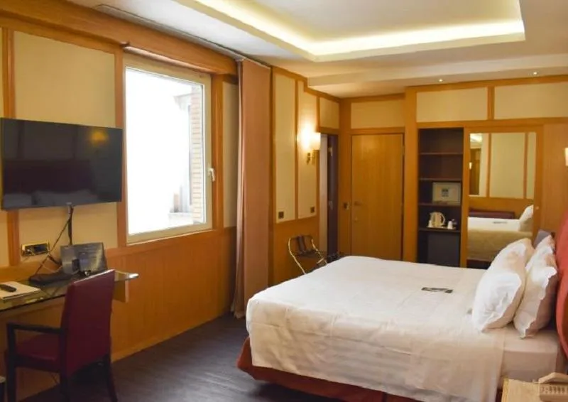 DOUBLE SUPERIOR Room, Hilton Garden Inn Rome Colosseum, Rome
