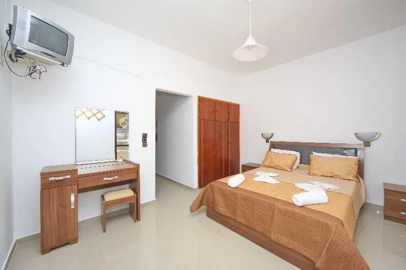 STUDIO STANDARD Room, Maria Apartments "by Checkin", Crete