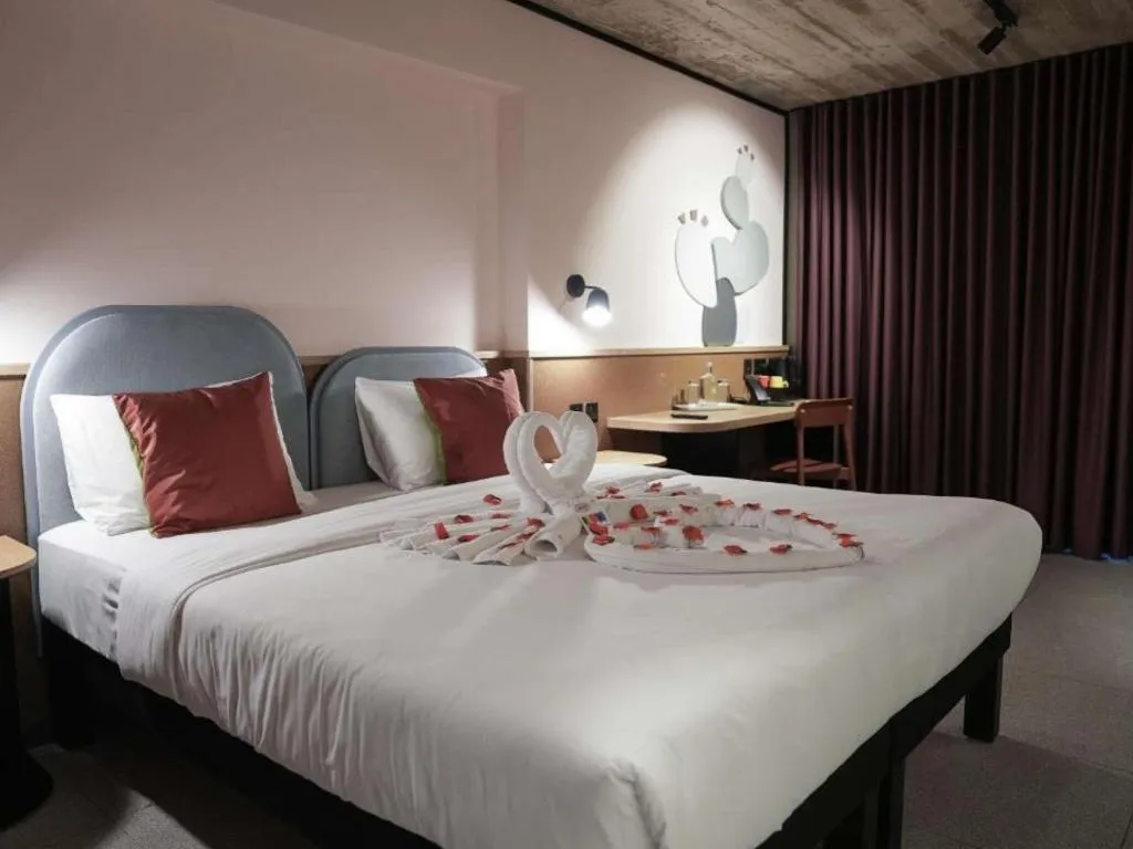 TWIN CITY VIEW Room, ibis Styles ST Pauls Bay Malta, Malta