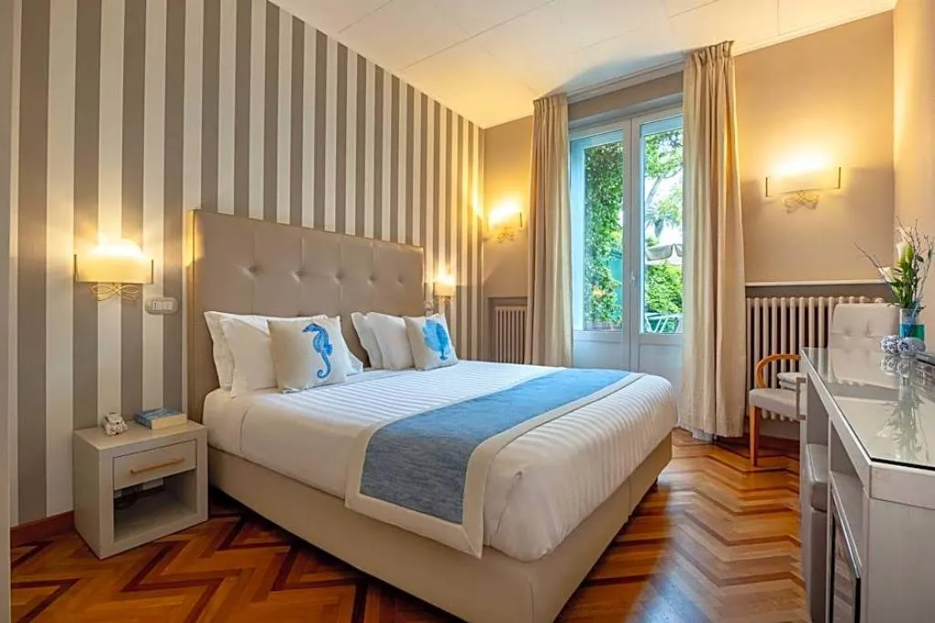 TRIPLE DELUXE Room, Hotel Metropole, Cagliari