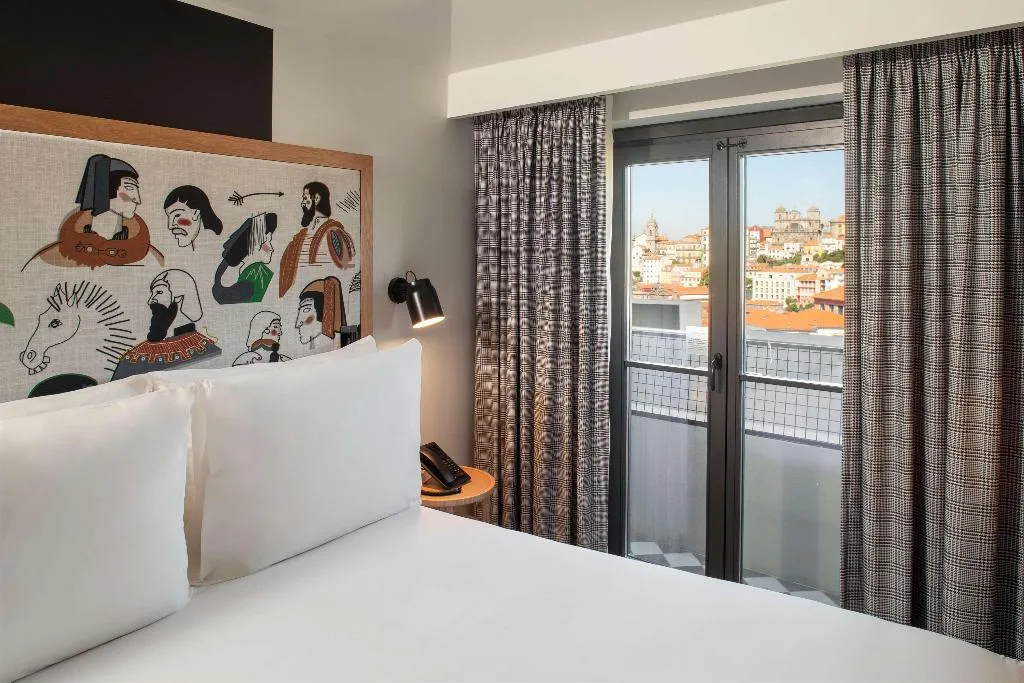 Room, Se Catedral Hotel Porto, Tapestry Collection by Hi, Porto