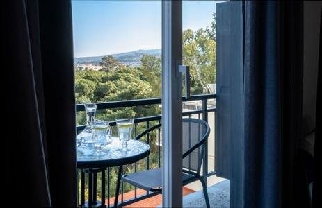 Riviera Hotel, Athens