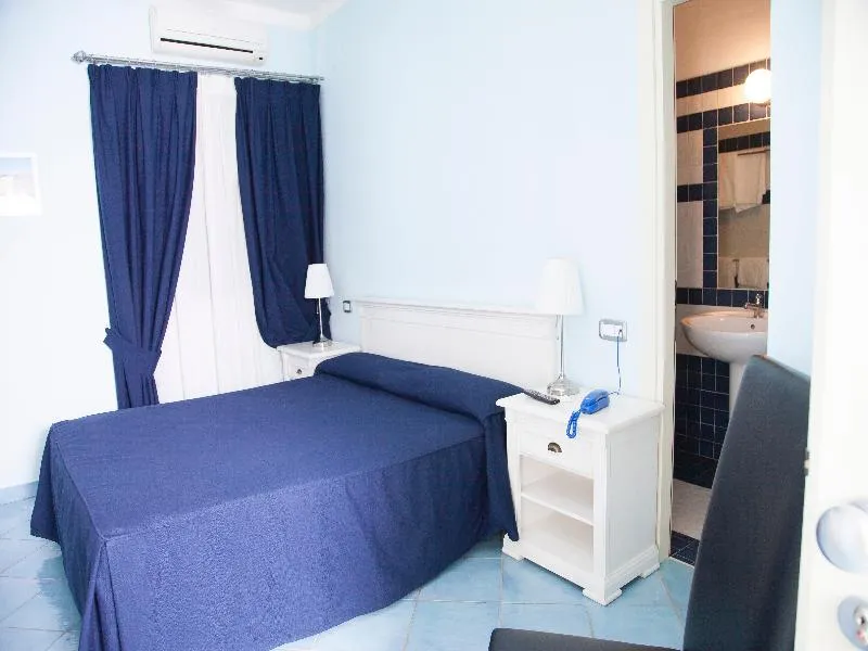 Room, Parco dei Principi, Naples