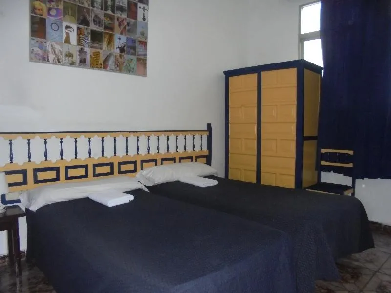 Room, Nuevo Pino, Seville