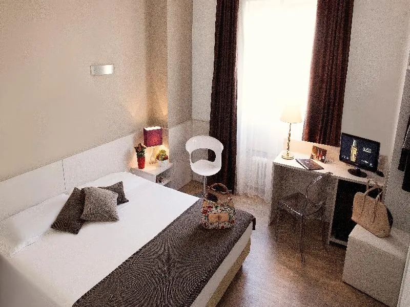 Room, Mennini, Milan