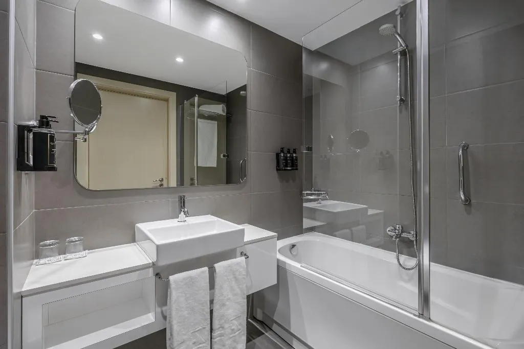 JUNIOR SUITE CAPACITY 2 Room, Eurostars Oasis Plaza, Porto