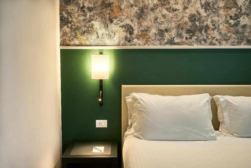 DOUBLE PREMIUM KING BED Room, Crowne Plaza Padova, Venice
