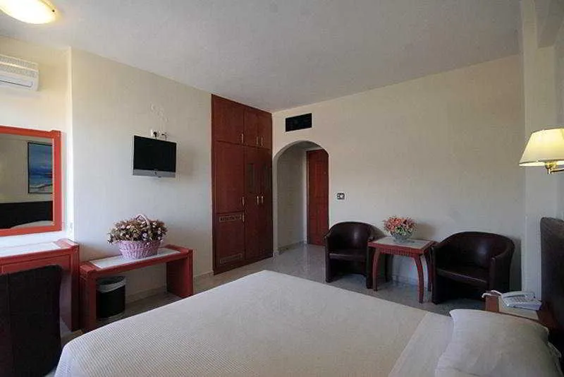 Room, Liberty CRE, Crete
