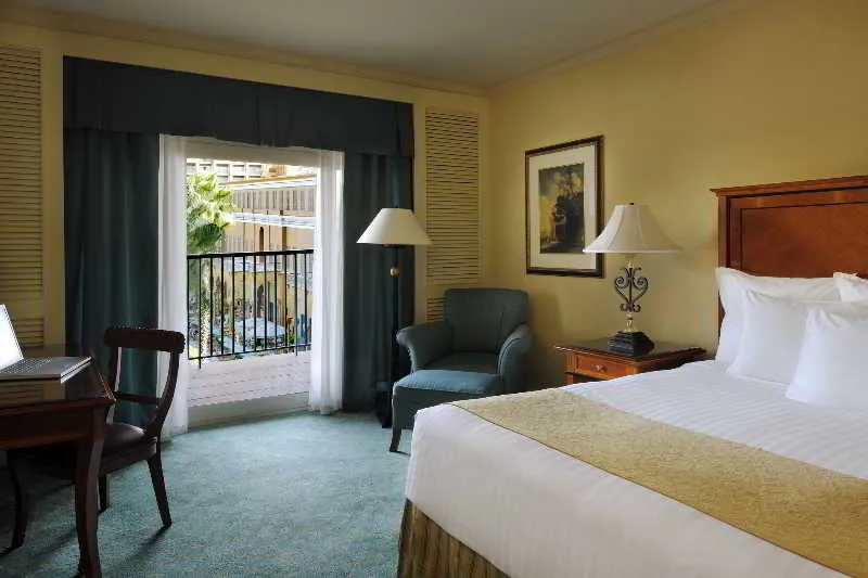 Room, Cairo Marriott hotel & Omar Khayyam Casino, Cairo
