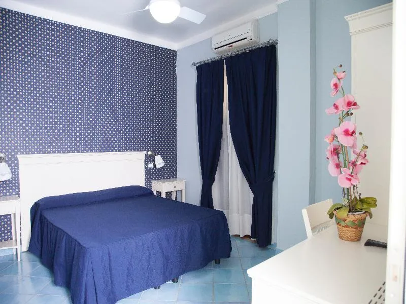 DOUBLE SUPERIOR Room, Parco dei Principi, Naples