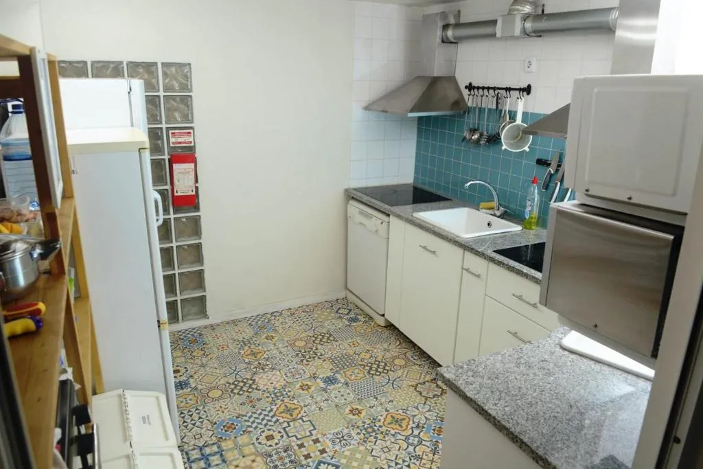 General view, O2 Hostel, Porto