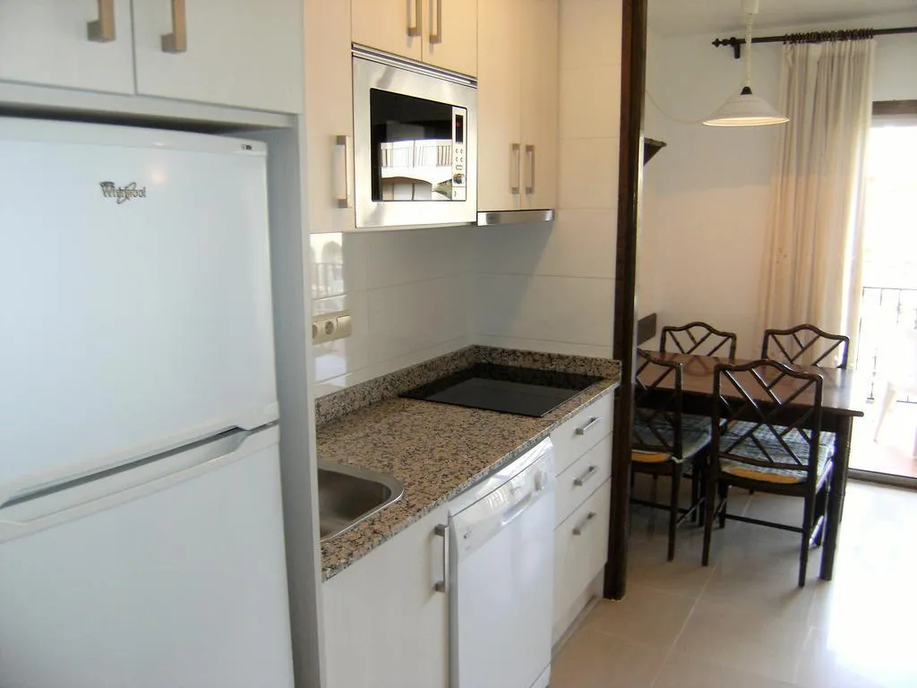 APARTMENT CAPACITY 6 TWO BEDROOMS Room, Jardins del Mar, Costa Brava