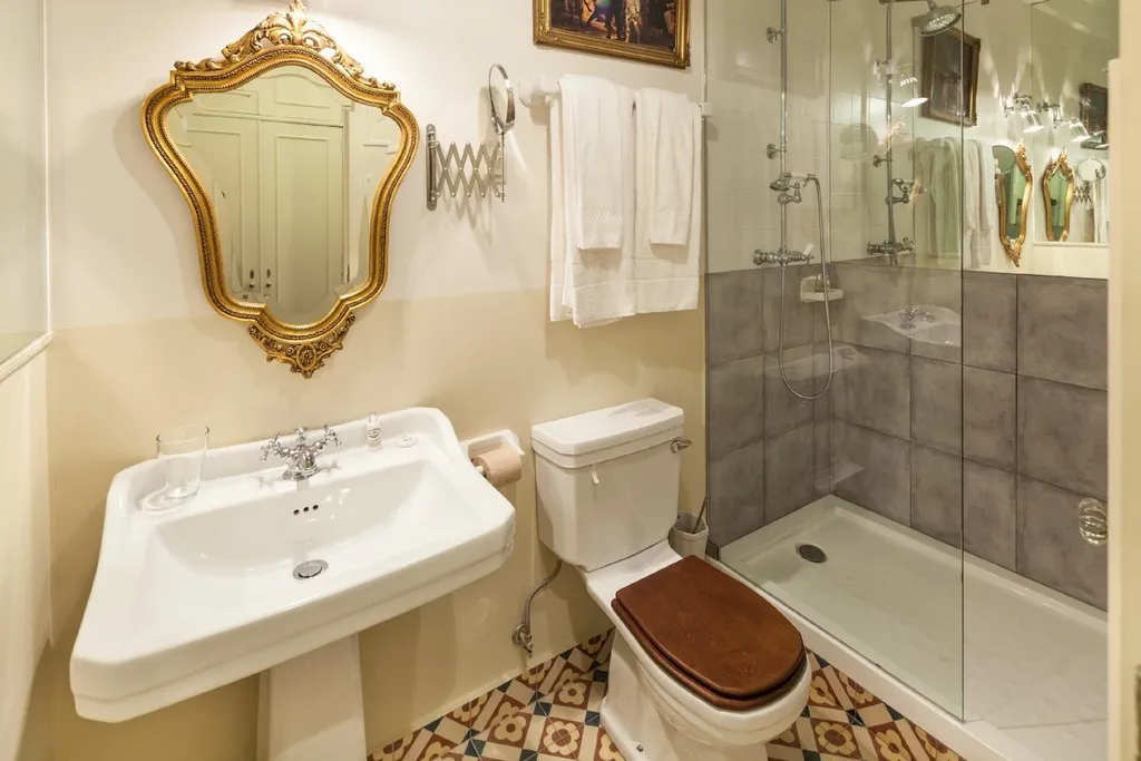DOUBLE STANDARD Room, The Independente Suites & Terrace, Lisbon