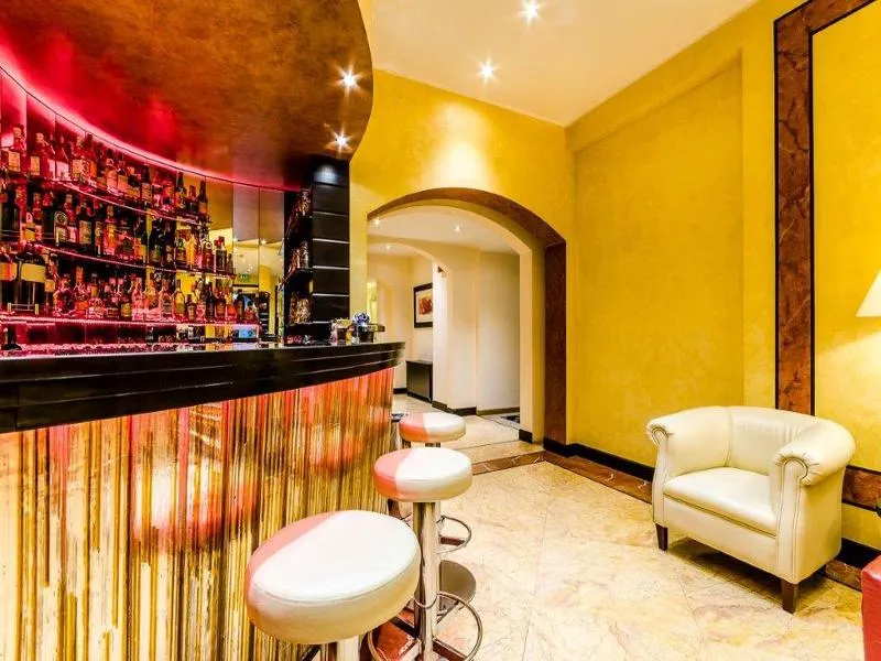 Bar, Silver, Milan