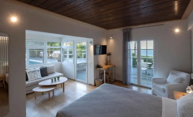 JUNIOR SUITE WITH PRIVATE POOL Room, Atrium Hotel Skiathos, Skiathos