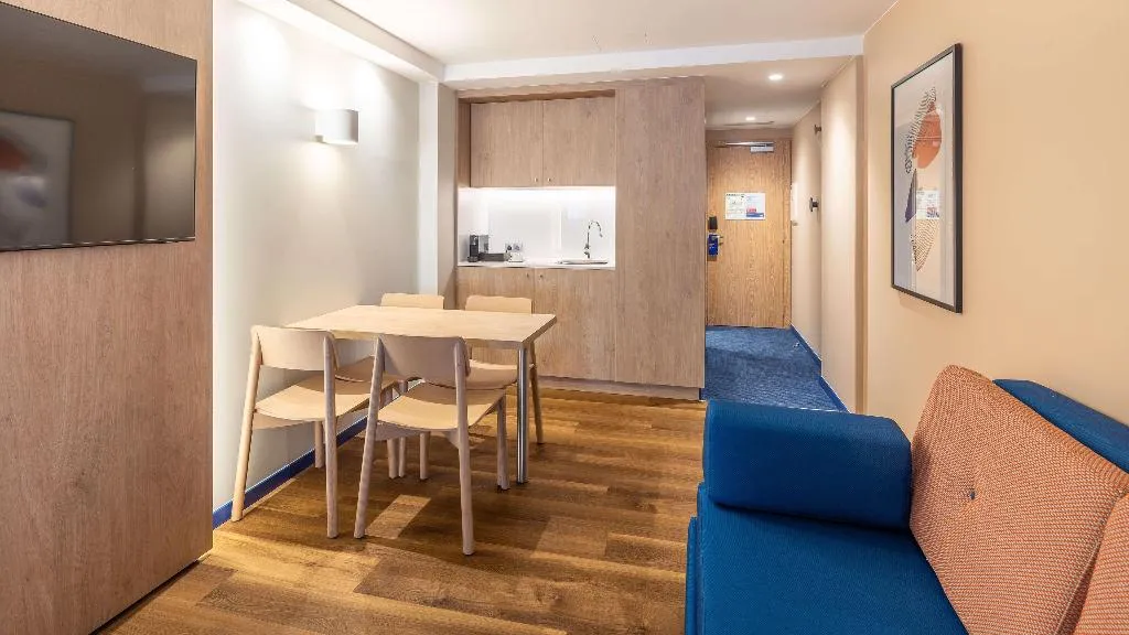 Double or Twin PREMIUM Room, Holiday Inn Express Lisbon Principe Real, by IHG, Lisbon