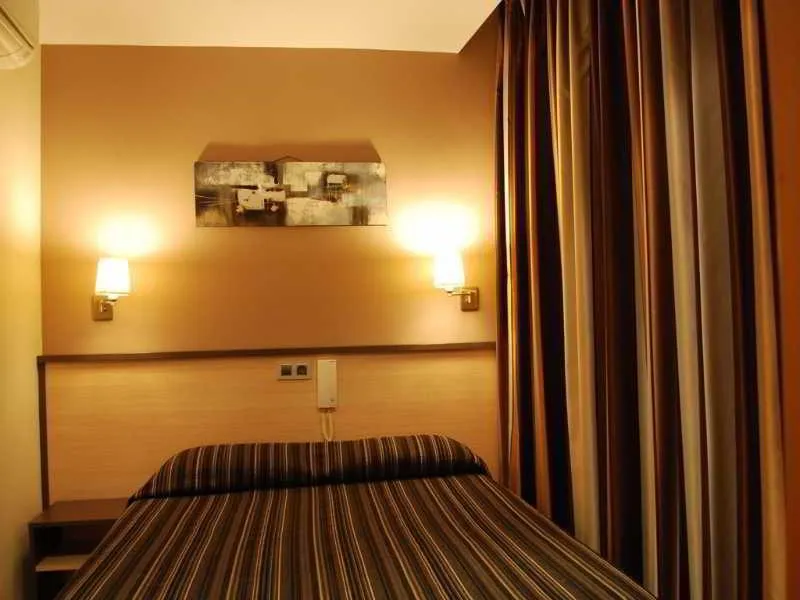 SINGLE STANDARD Room, Hostal Las Flores, Barcelona