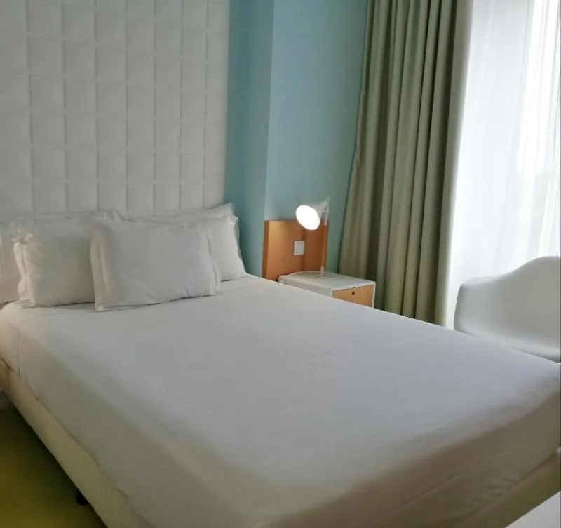 SINGLE STANDARD Room, Legendary Porto Hotel, Porto