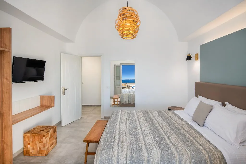 SUITE TWO BEDROOMS ONE BATHROOM Room, Kokkinos Villas, Santorini
