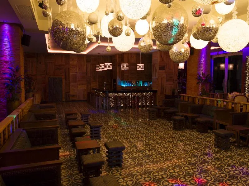 Bar, Sandos Caracol Nature Resort & Water Park All Incl, Playa Del Carmen