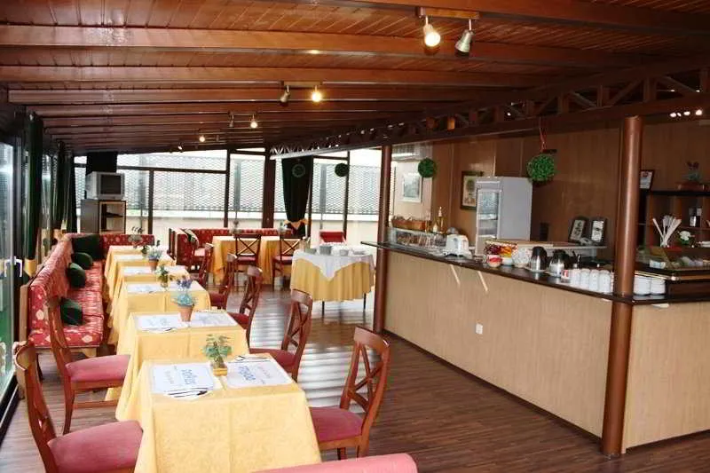 Restaurant, A&H Plaza del Liceo, Madrid