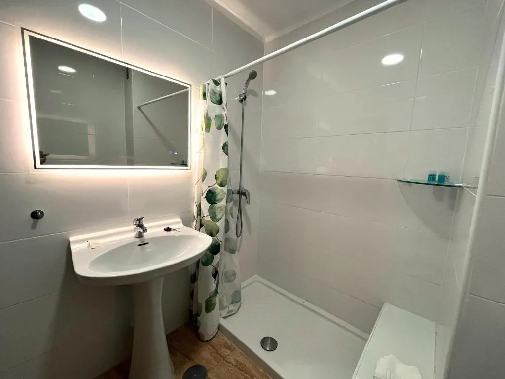 Double or Twin ECONOMY Room, Hostal Sorbas, Andalucia