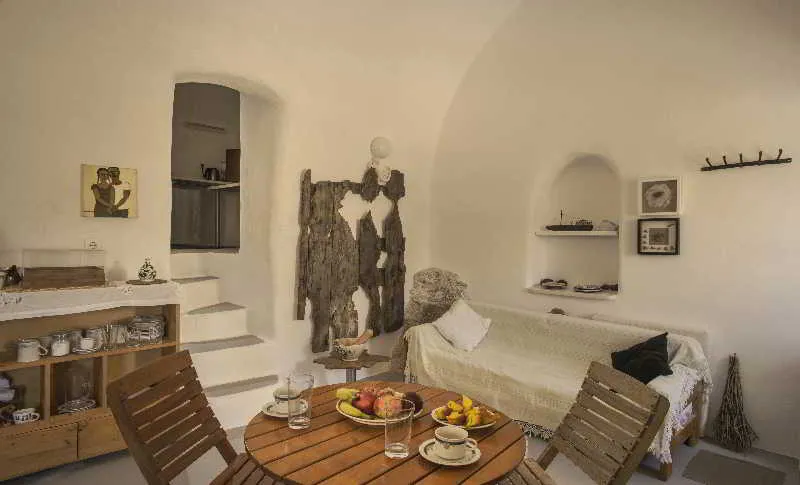 Room, Mesana Traditional Stone Houses, Santorini