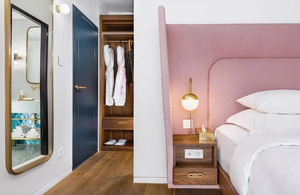 DOUBLE STANDARD Room, Gatsby Athens, Athens