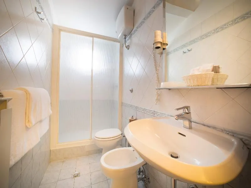 Room, Albergo Montreal, Florence