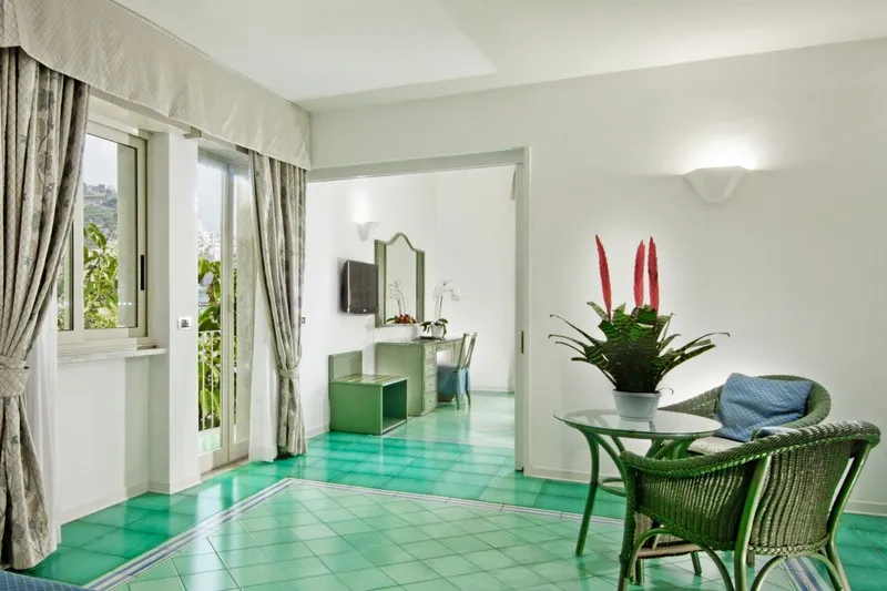 Room, Miramalfi, Naples