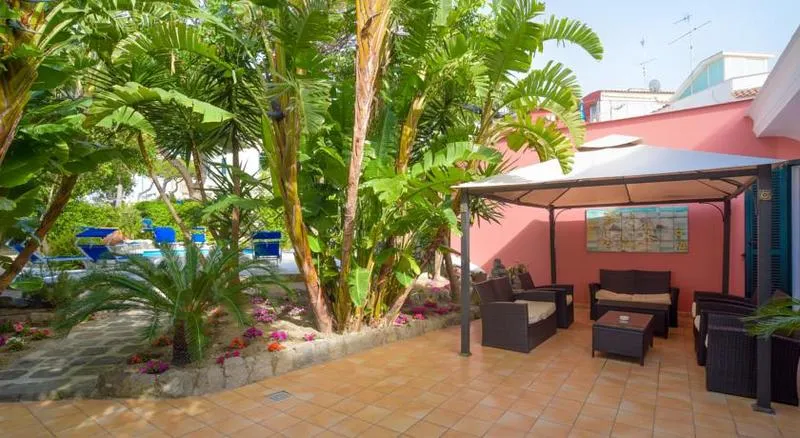 Sports and Entertainment, Albergo Italia, Naples