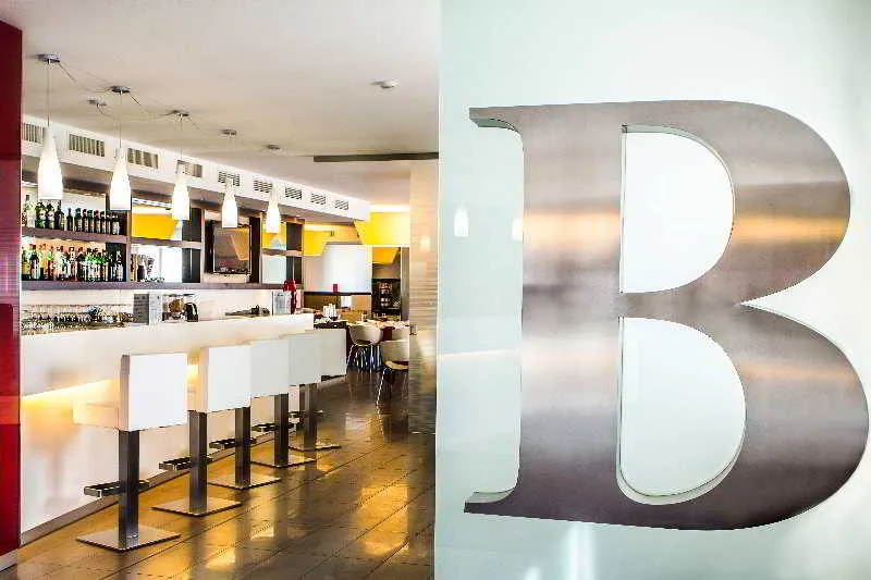 Bar, Base Hotel To Stay, Venice