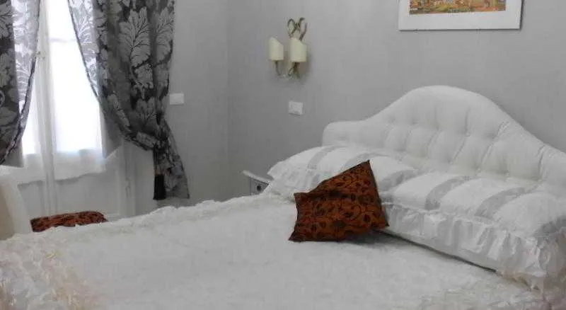 Room, Affittacamere Alba, Florence