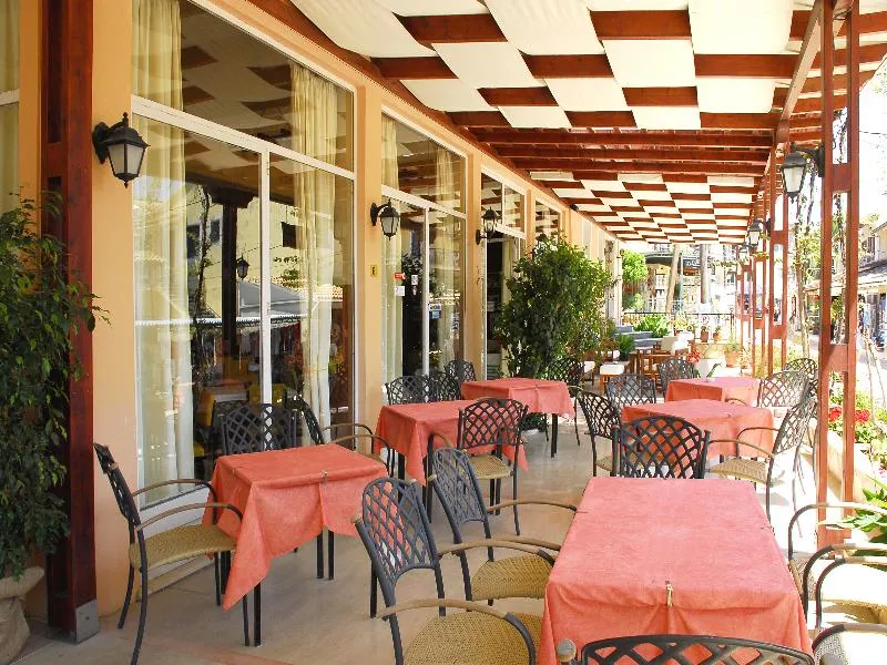Restaurant, Kassiopi Oasis Hotel, Corfu
