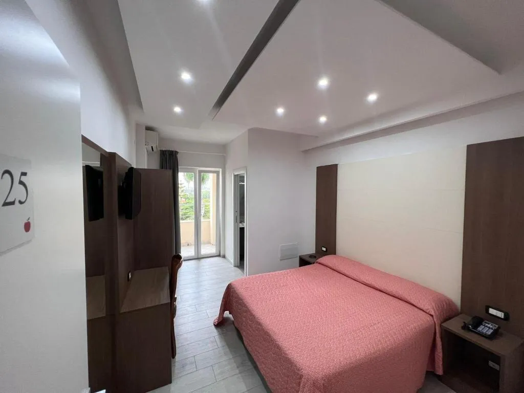 DOUBLE SUPERIOR Room, Hotel La Mela, Naples