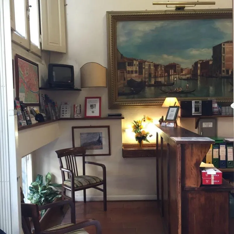 Lobby, Airone, Florence